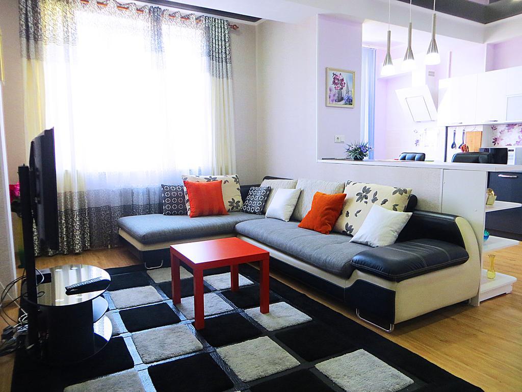 Bishkek Flatlux Apartments Eksteriør bilde